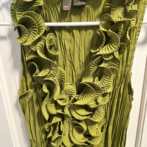 Green Sleeveless Ruffle Top - Picture 2 of 7